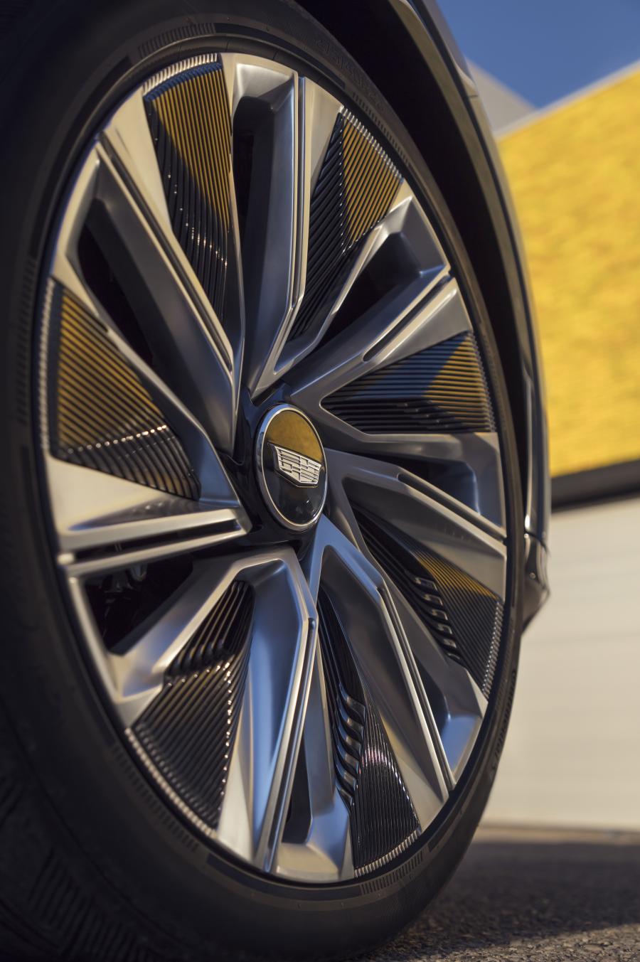 Колеса Cadillac Lyriq Show Car 2020 года  (фото 17 из 28)